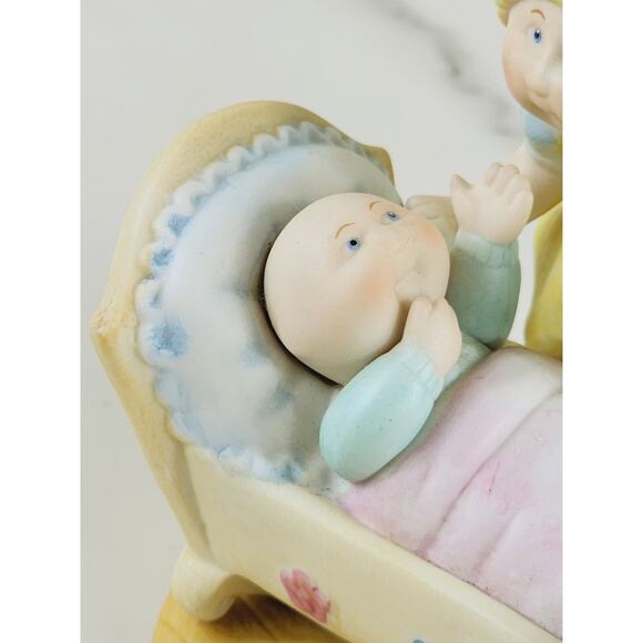 Cabbage Patch Kids Girl w/ Baby in Crib Figurine 1984 Porcelain 4 1/4" Korea - Picture 3 of 14